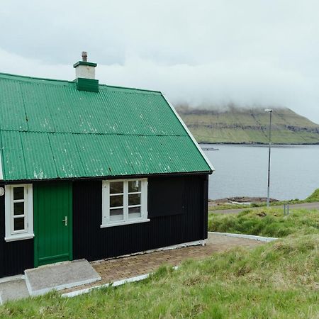 Authentic Faroese House / Unique Location / Nature Hellurnar Exterior photo